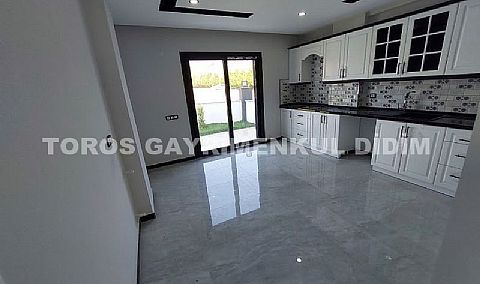 Didim Mavişehir De Havuzlu Otoparklı, 4+1, Ayrı Mutfak, Tam Müstakil Denize 600 Mt VİLLA