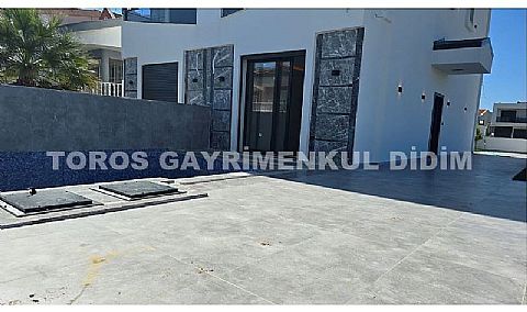 Didim efelerde satılık 4+1 ayrı mutfaklı havuzlu villa