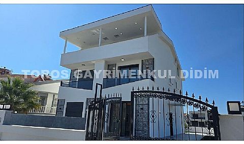 Didim efelerde satılık 4+1 ayrı mutfaklı havuzlu villa