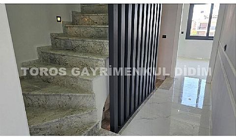 Didim efelerde satılık 4+1 ayrı mutfaklı havuzlu villa