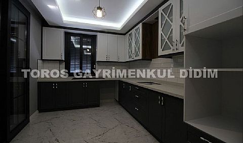 Mavişehir’de Plaja 400 Metre Mesafede, Sıfır Villa!