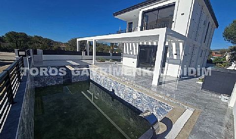 Akbük Merkezde Benzersiz Lüks Özel Havuzlu, Yerden Isıtmalı 4+1 Müstakil Villa