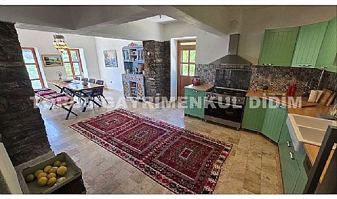 Aydın Söke doğanbey Köyünde 1028m2 arsa üzerine kurulu Satılık Müstakil Ev