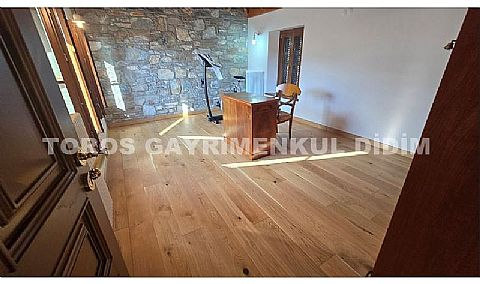 Aydın Söke Doğanbey’de 521 m2 arsa içerisinde restorasyonu yapılmış ve iskanı alınmış tarihi rum evi