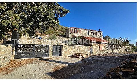 Aydın Söke Doğanbey’de 521 m2 arsa içerisinde restorasyonu yapılmış ve iskanı alınmış tarihi rum evi