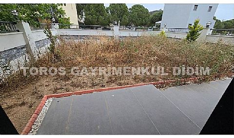 Bahçeli, Teraslı ve Tam Anlamıyla Yaşanılası Bir Villa