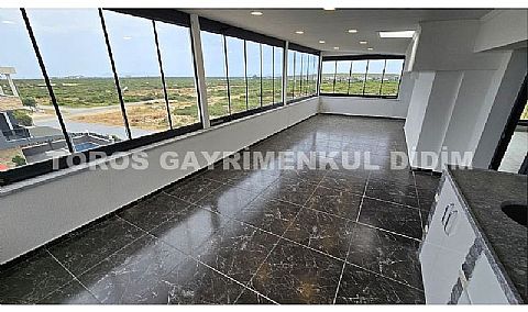 Bahçeli, Teraslı ve Tam Anlamıyla Yaşanılası Bir Villa