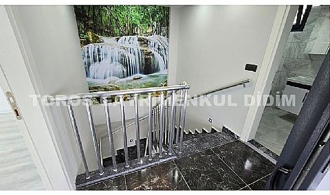 Bahçeli, Teraslı ve Tam Anlamıyla Yaşanılası Bir Villa