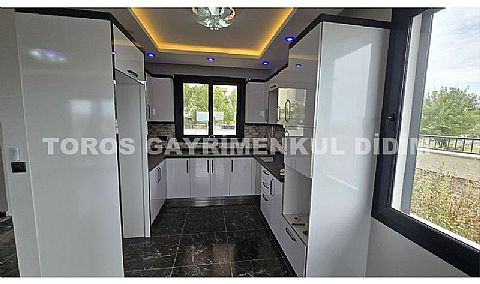 Bahçeli, Teraslı ve Tam Anlamıyla Yaşanılası Bir Villa