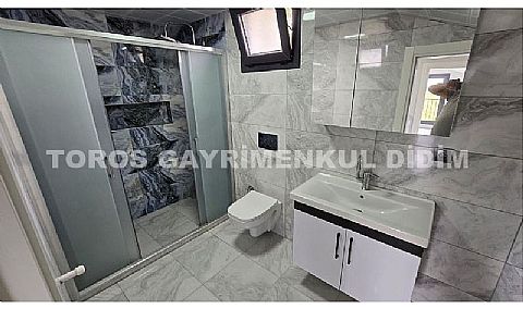 Bahçeli, Teraslı ve Tam Anlamıyla Yaşanılası Bir Villa