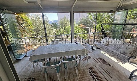 Didim akbükte site içerisinde geniş bahçeli denize yakın konumda satılık yazlık villa