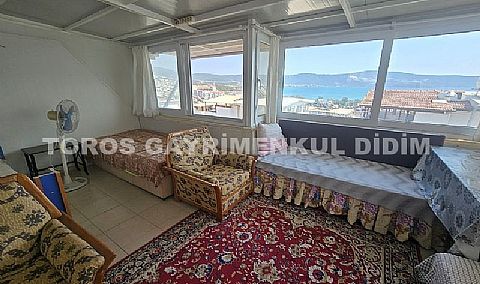 Didim akbükte site içerisinde geniş bahçeli denize yakın konumda satılık yazlık villa