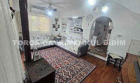 Didim akbükte site içerisinde geniş bahçeli denize yakın konumda satılık yazlık villa