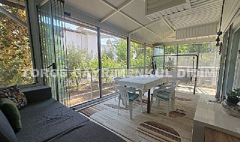 Didim akbükte site içerisinde geniş bahçeli denize yakın konumda satılık yazlık villa