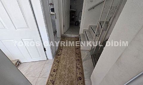 Didim akbükte site içerisinde geniş bahçeli denize yakın konumda satılık yazlık villa