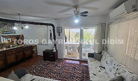 Didim akbükte site içerisinde geniş bahçeli denize yakın konumda satılık yazlık villa