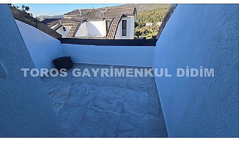 Didim Akbük’te Denize 1,200 m Mesafede Havuzlu Sitede  Satılık Villa