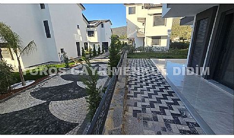 Didim Akbük’te Denize 1,200 m Mesafede Havuzlu Sitede  Satılık Villa