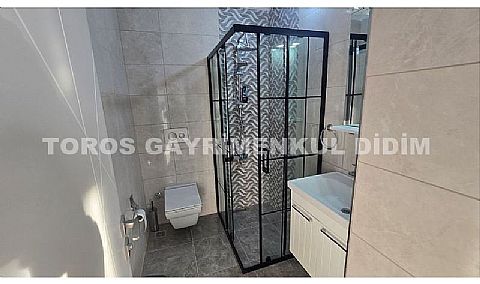 Didim Akbük’te Denize 1,200 m Mesafede Havuzlu Sitede  Satılık Villa