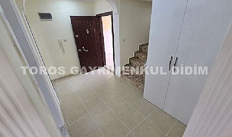 Didim Altınkum çamlık Mahllesinde satılık 3+1 dubleks daire 