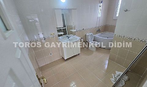 Didim Altınkum çamlık Mahllesinde satılık 3+1 dubleks daire 
