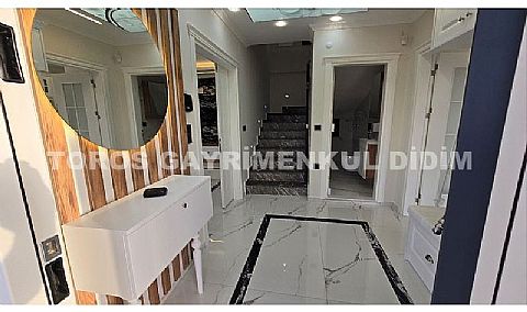 Didim Altınkum plaja 1km mesafede satılık müstakil 5+1 ayrı mutfaklı villa 