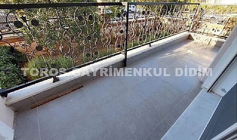 DİDİM ALTINKUM PLAJINA 1 KM MESAFEDE 2+1 EŞYALI  HAVUZLU SATILIK YAZLIK DAİRE