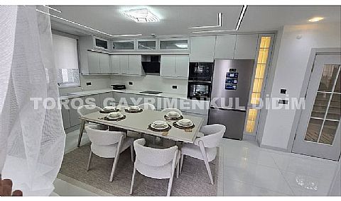 Didim Altınkum’da Modern Müstakil Villa  Havuzlu, Bahçeli ve Özel Tasarımlı