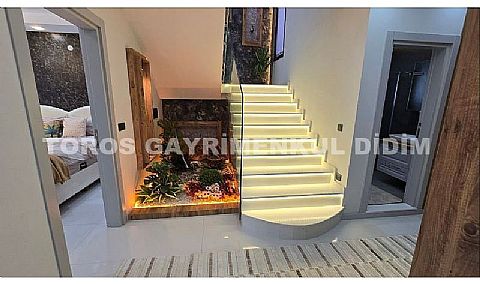 Didim Altınkum’da Modern Müstakil Villa  Havuzlu, Bahçeli ve Özel Tasarımlı