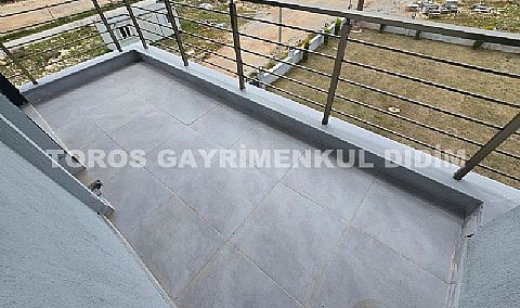 Didim cumhuriyet mahallesinde havuzlu sitede satılık orta kat daire