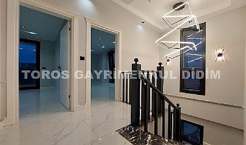 Didim Efeler de 310 m2 Arsa İçinde Tam Müstakil Lüks Villa