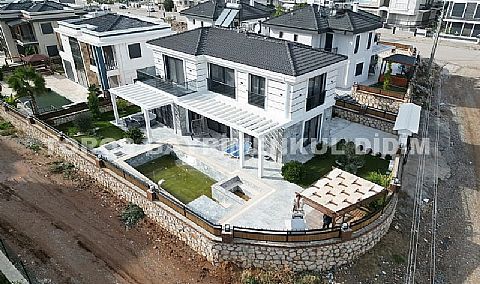 Didim efeler mahallesinde 500m2 arsa içinde sıfır eşyalı  satılık villa