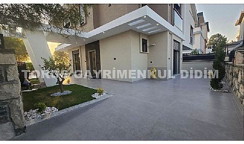 Didim Efeler Mahallesi’nde Geniş, Modern ve Konforlu Villa 