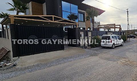 Didim efelerde 410m2 arsa içinde satılık 4+1 sıfır eşyalı özel havuzlu satılık müstakil villa