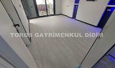 Didim Efeler'de 4+1 Ayrı Mutfaklı, Giyinme Odalı Havuzlu Otoparklı Villa