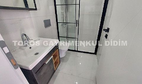 Didim Efeler'de 4+1 Ayrı Mutfaklı, Giyinme Odalı Havuzlu Otoparklı Villa