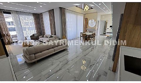 Didim efelerde 500m2 arsa üzerine kurulu satılık 5+1 sıfır eşyalı villa