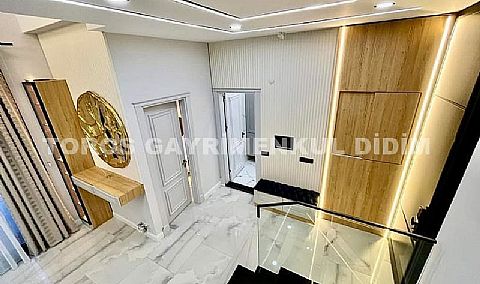 Didim efelerde 500m2 arsa üzerine kurulu satılık 5+1 sıfır eşyalı villa