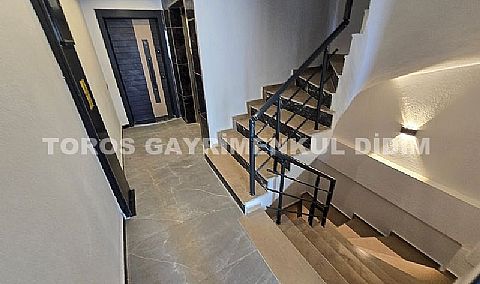 Didim efelerde asansörlü binada satılık 3+1 apartman dubleksi