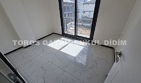 Didim efelerde asansörlü binada satılık 3+1 apartman dubleksi