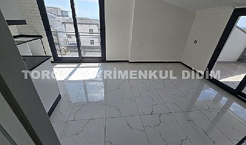 Didim efelerde asansörlü binada satılık 3+1 apartman dubleksi