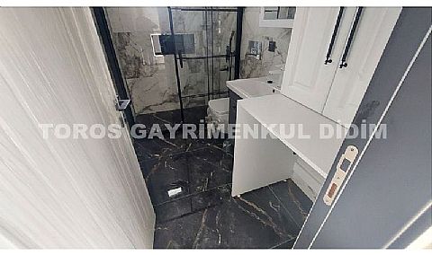 Didim Efeler`de Havuzlu, Otoparklı 4+1 Ayrı Mutfaklı Müstakil Villa