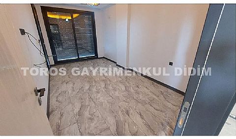 Didim Efeler`de Havuzlu, Otoparklı 4+1 Ayrı Mutfaklı Müstakil Villa