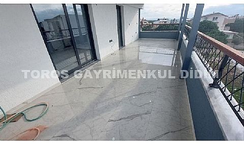 Didim Efeler`de Havuzlu, Otoparklı 4+1 Ayrı Mutfaklı Müstakil Villa