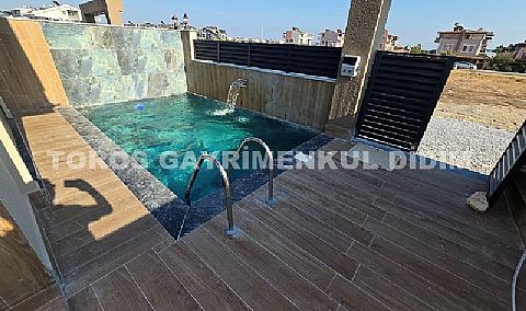 Didim efelerde havuzlu satılık 3+1 villa 