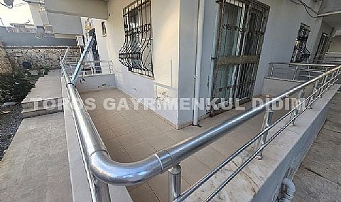 Didim efelerde havuzlu sitede satılık 2+1 eşyalı daire