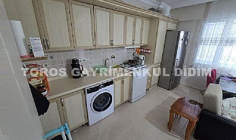 Didim efelerde havuzlu sitede satılık 2+1 eşyalı daire