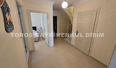 Didim efelerde havuzlu sitede satılık full eşyalı 3+1 dubleks daire