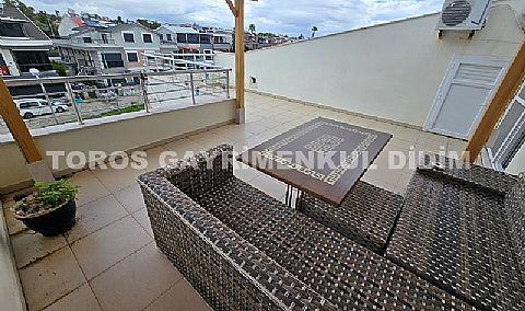 Didim efelerde havuzlu sitede satılık full eşyalı 3+1 dubleks daire