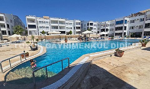 Didim efelerde havuzlu sitede satılık full eşyalı 3+1 dubleks daire